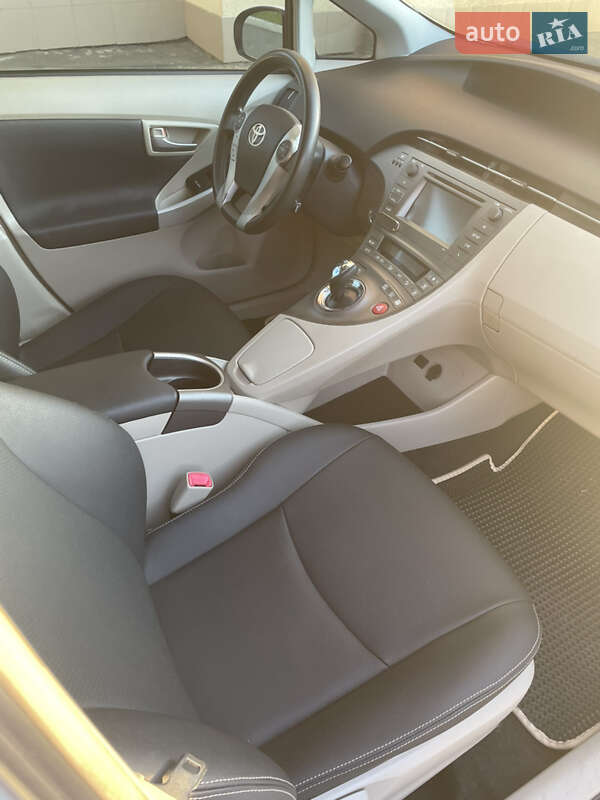 Хэтчбек Toyota Prius 2012 в Киеве