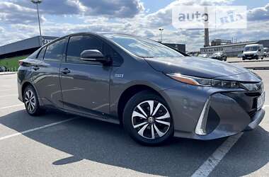 Хетчбек Toyota Prius 2017 в Києві