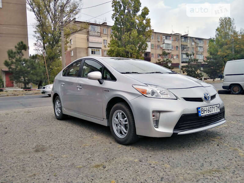 Хэтчбек Toyota Prius 2014 в Белгороде-Днестровском