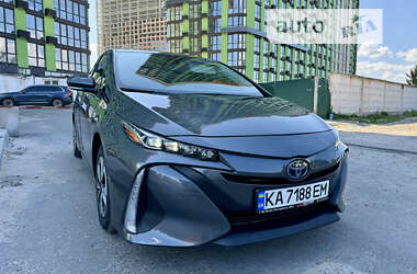 Хетчбек Toyota Prius 2017 в Києві