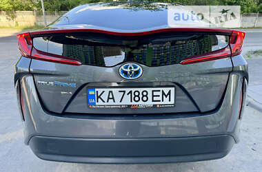 Хетчбек Toyota Prius 2017 в Києві