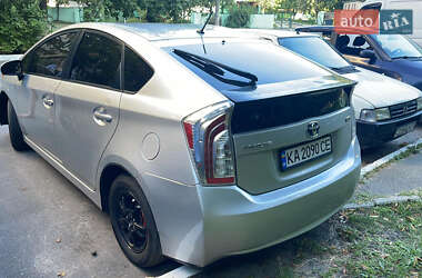 Хетчбек Toyota Prius 2015 в Києві