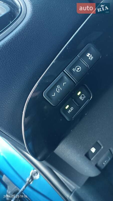 Хетчбек Toyota Prius 2019 в Чубинське