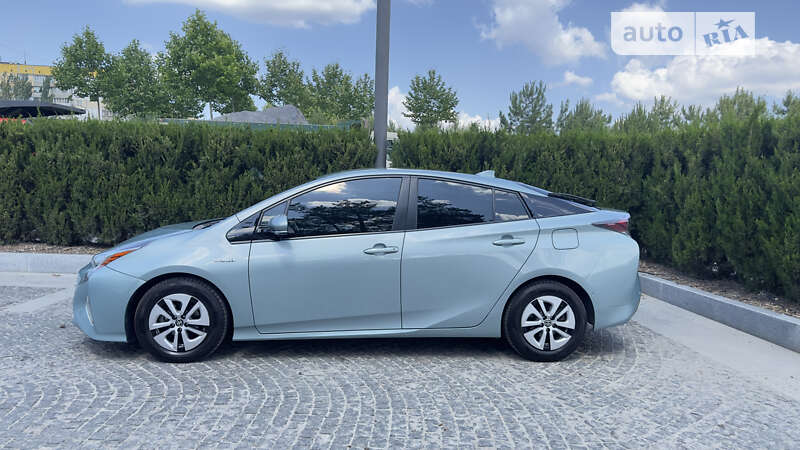 Хетчбек Toyota Prius 2018 в Петропавлівці