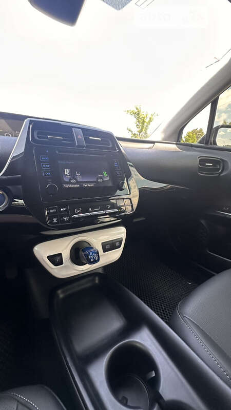 Хетчбек Toyota Prius 2018 в Петропавлівці