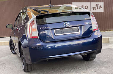 Хэтчбек Toyota Prius 2014 в Умани