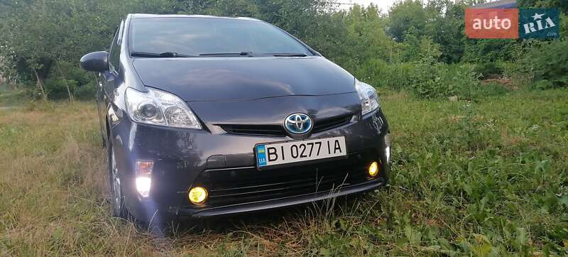 Хэтчбек Toyota Prius 2013 в Полтаве