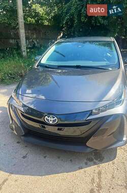 Хэтчбек Toyota Prius 2017 в Киеве