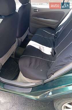 Седан Toyota Prius 2001 в 