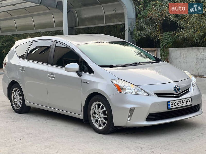 Хетчбек Toyota Prius 2014 в Києві