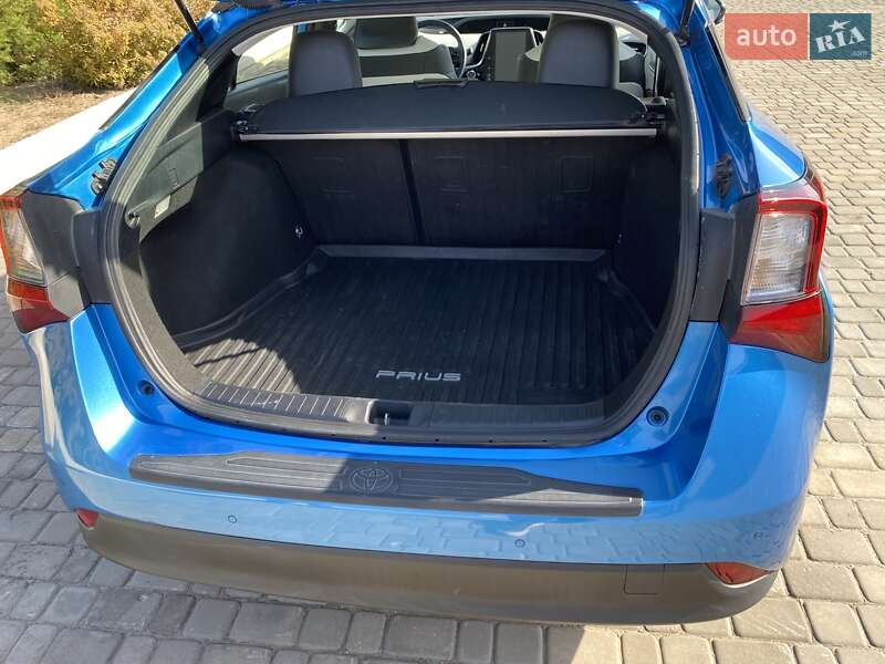 Хэтчбек Toyota Prius 2019 в Запорожье