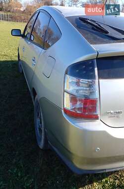 Хэтчбек Toyota Prius 2005 в Черновцах