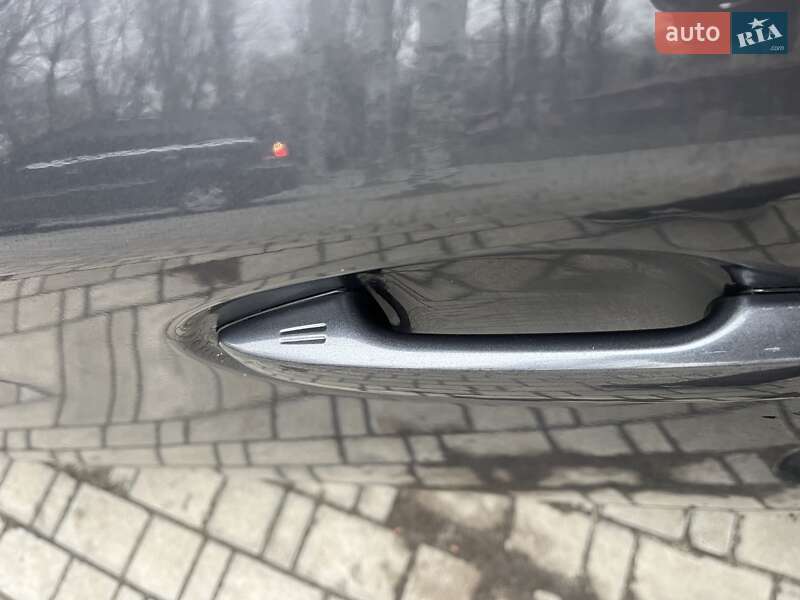 Хетчбек Toyota Prius 2014 в Дніпрі