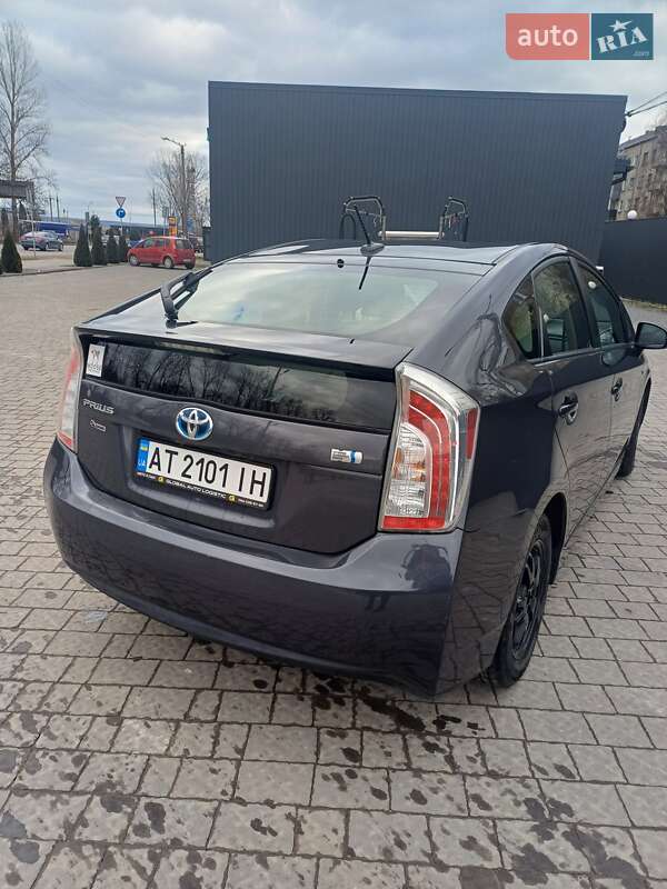 Хэтчбек Toyota Prius 2013 в Ивано-Франковске