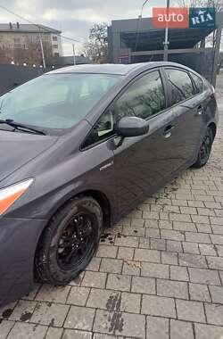 Хэтчбек Toyota Prius 2013 в 