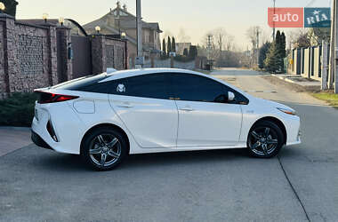 Хэтчбек Toyota Prius 2017 в Киеве