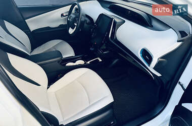 Хэтчбек Toyota Prius 2017 в Киеве