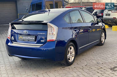 Хэтчбек Toyota Prius 2010 в 