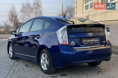 Хэтчбек Toyota Prius 2010 в 