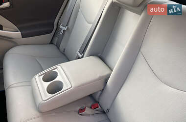 Хэтчбек Toyota Prius 2010 в 