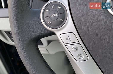 Хэтчбек Toyota Prius 2010 в 