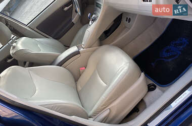 Хэтчбек Toyota Prius 2010 в 