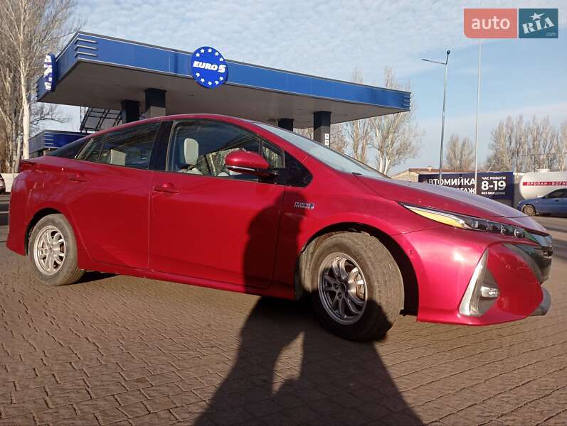 Хетчбек Toyota Prius 2017 в Запоріжжі