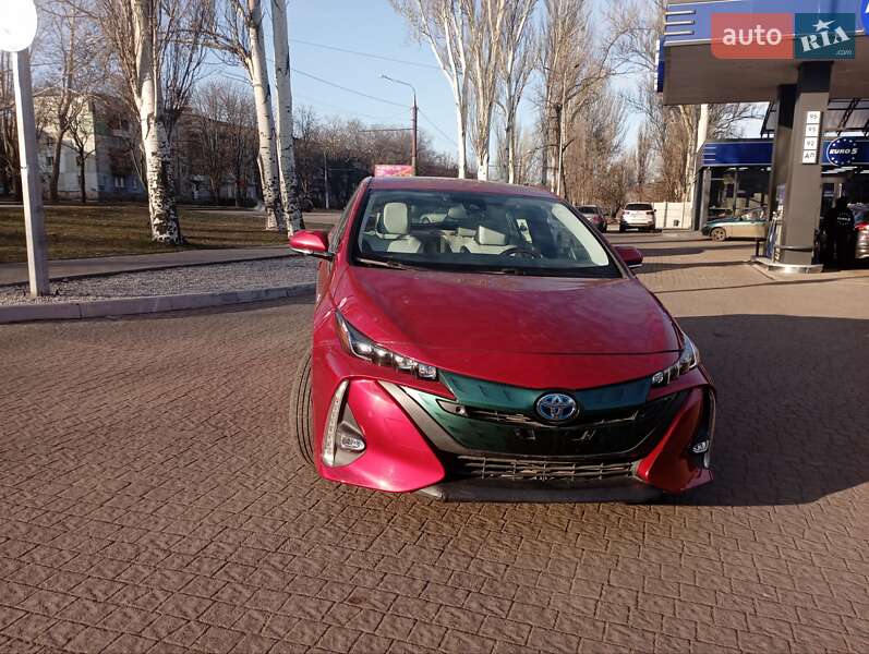 Хетчбек Toyota Prius 2017 в Запоріжжі