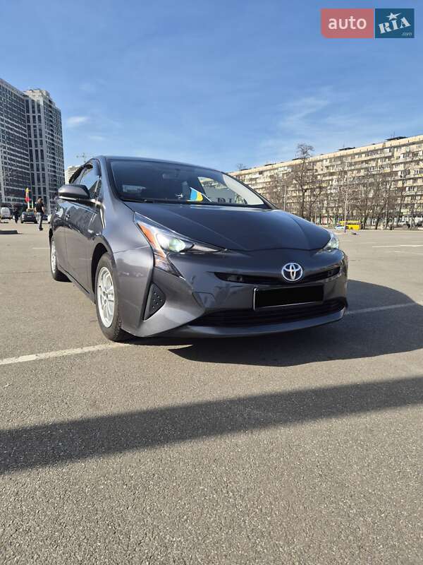 Хетчбек Toyota Prius 2015 в Києві