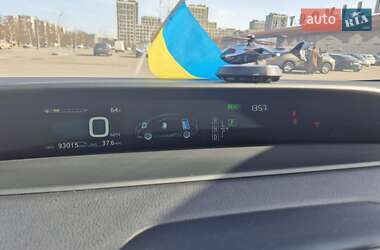 Хетчбек Toyota Prius 2015 в Києві