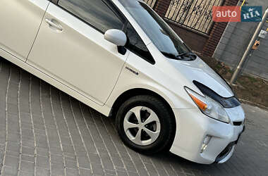Хэтчбек Toyota Prius 2012 в 