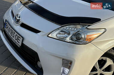Хэтчбек Toyota Prius 2012 в 