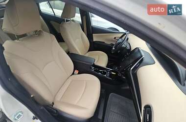 Хетчбек Toyota Prius 2019 в 