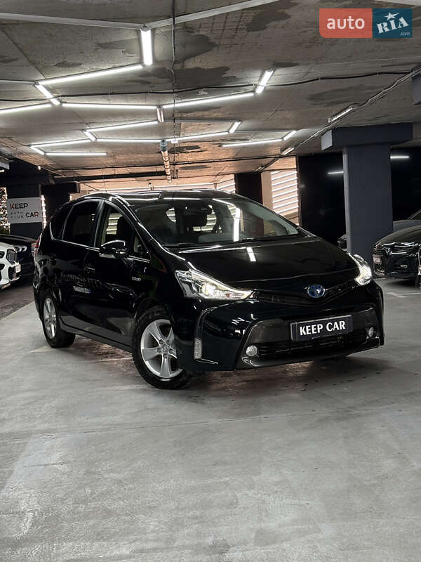 Хетчбек Toyota Prius 2018 в 