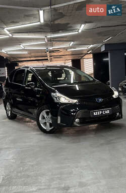 Хетчбек Toyota Prius 2018 в 
