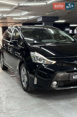 Хетчбек Toyota Prius 2018 в 