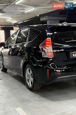 Хетчбек Toyota Prius 2018 в 