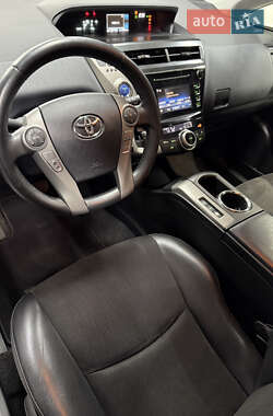 Хетчбек Toyota Prius 2018 в 