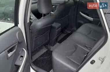 Хетчбек Toyota Prius 2010 в 