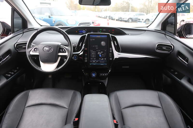 Хэтчбек Toyota Prius 2016 в Киеве