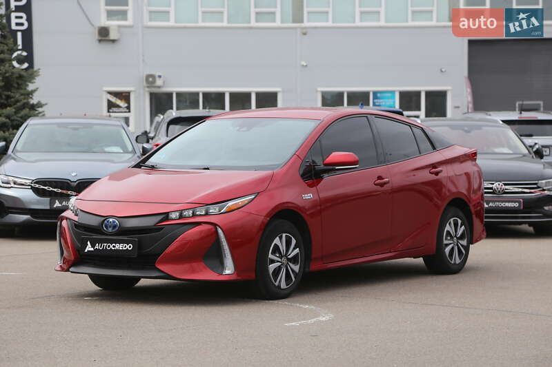 Хэтчбек Toyota Prius 2016 в Киеве
