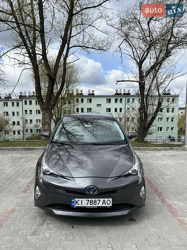 Хэтчбек Toyota Prius 2015 в Киеве