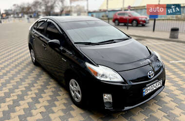 Хэтчбек Toyota Prius 2011 в 