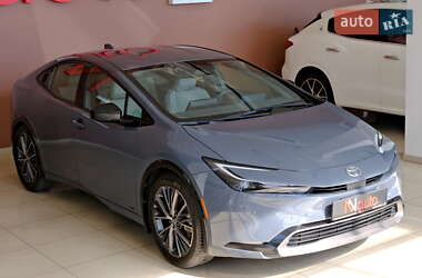 Хэтчбек Toyota Prius 2024 в 
