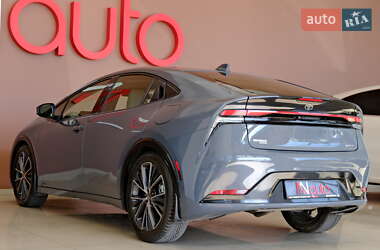 Хэтчбек Toyota Prius 2024 в 