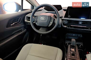 Хэтчбек Toyota Prius 2024 в 
