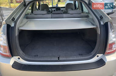 Хэтчбек Toyota Prius 2005 в 