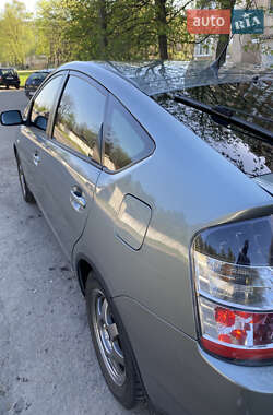 Хетчбек Toyota Prius 2005 в 