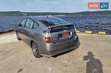 Хетчбек Toyota Prius 2005 в 