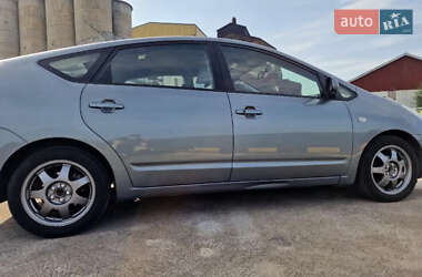 Хетчбек Toyota Prius 2005 в 
